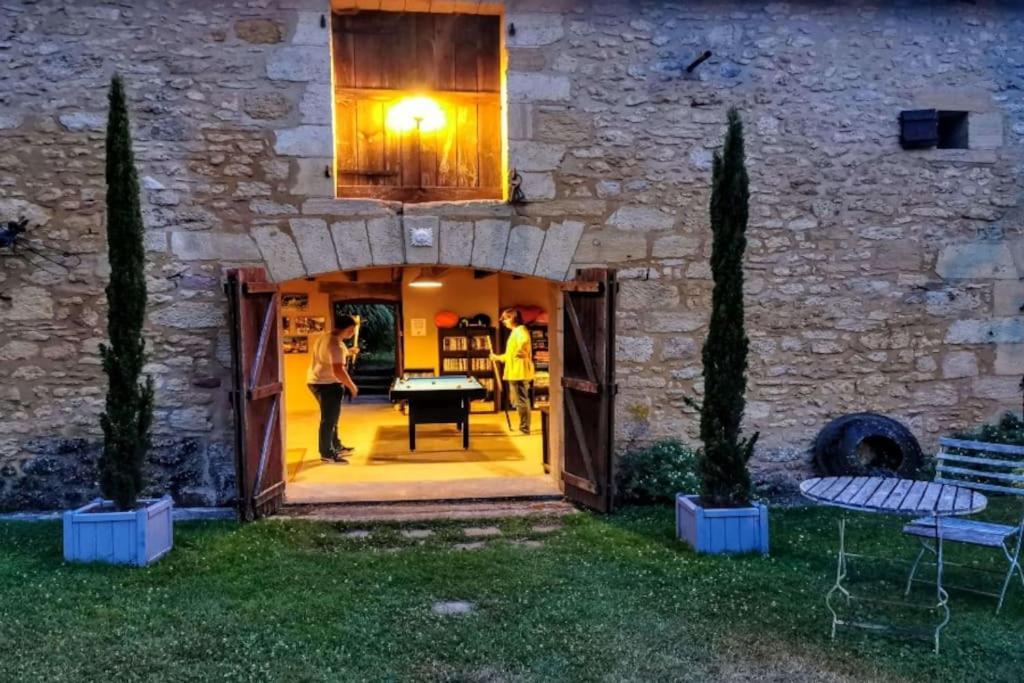 La Forge, Le Banquet Aux Eyzies Villa Les Eyzies Exterior photo